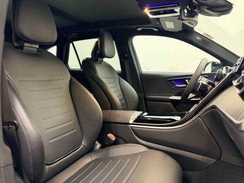 Used 2024 Mercedes-Benz GLC 300 4MATIC image 18