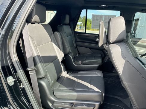 Used 2021 Chevrolet Tahoe Z71 w/ Luxury Package AWD/4WD image 28