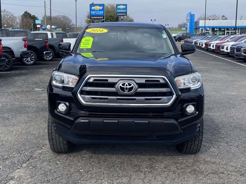 Used 2016 Toyota Tacoma SR5 w/ Towing Package image 2