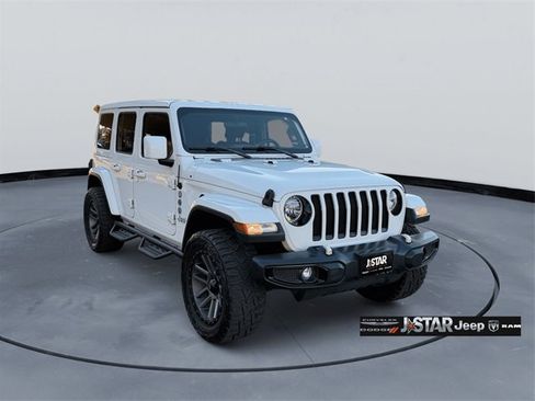 Used 2020 Jeep Wrangler Unlimited Sahara image 3