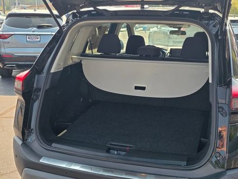 Used 2021 Nissan Rogue SV FWD image 12