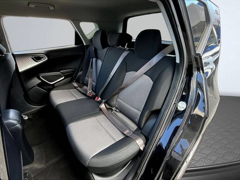 Used 2022 Kia Soul LX FWD image 24