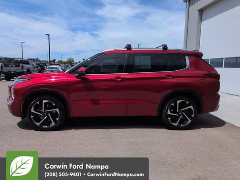 Used 2023 Mitsubishi Outlander SEL AWD/4WD image 6