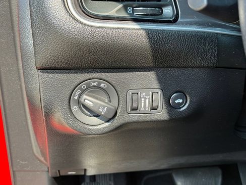Used 2021 Dodge Challenger SXT w/ Driver Convenience Group AWD/4WD image 18