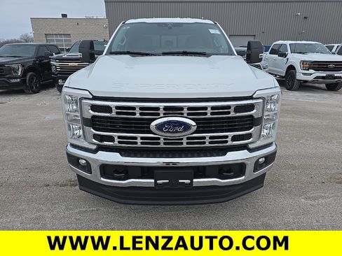 Used 2025 Ford F350 XLT image 2