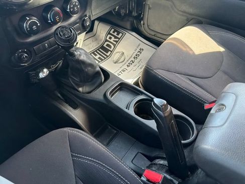 Used 2014 Jeep Wrangler Rubicon w/ Power Convenience Group AWD/4WD image 22