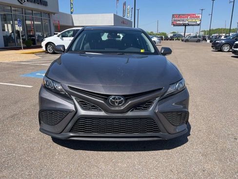 Used 2023 Toyota Camry SE image 9