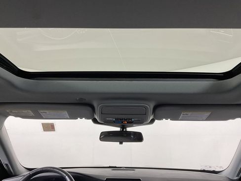 Used 2022 Ford Explorer XLT w/ Equipment Group 202A image 16