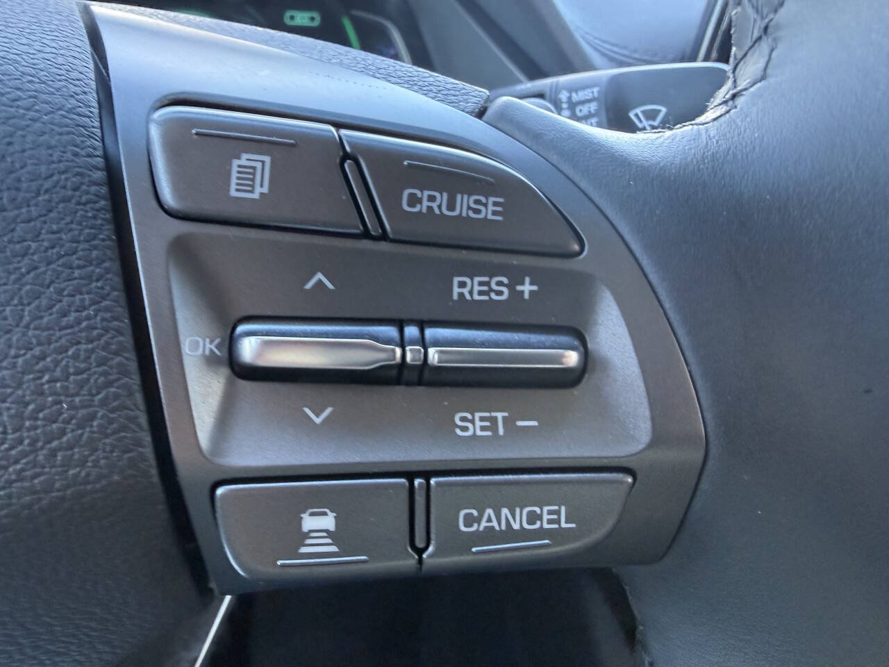 Used 2020 Hyundai Ioniq SEL FWD image 25