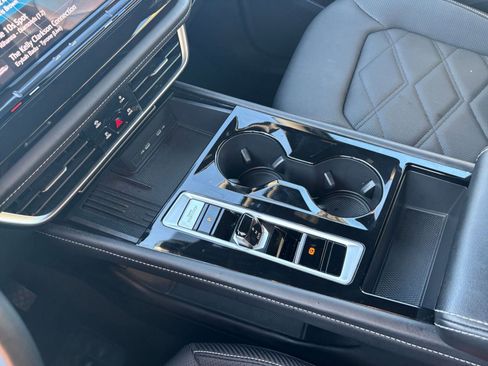 Used 2025 Volkswagen Atlas Cross Sport SE image 42