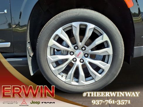 Used 2021 GMC Yukon XL Denali w/ Denali Ultimate Package AWD/4WD image 9