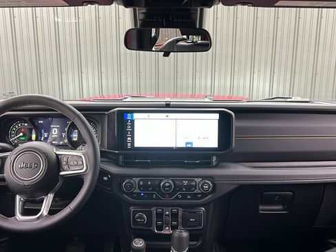 Used 2024 Jeep Wrangler Unlimited Sahara w/ Safety Group image 33