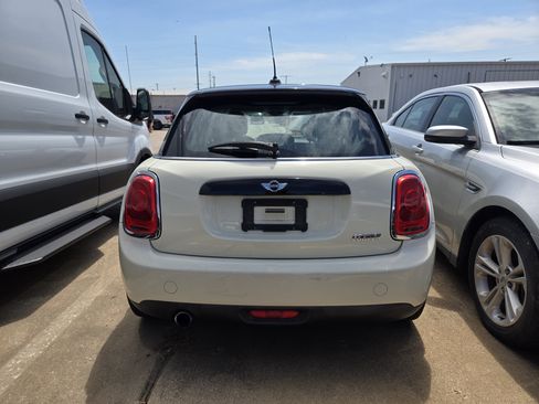 Used 2016 MINI Cooper 4-Door Hardtop FWD image 5