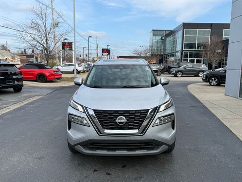 Used 2023 Nissan Rogue SV w/ SV Premium B Package image 6