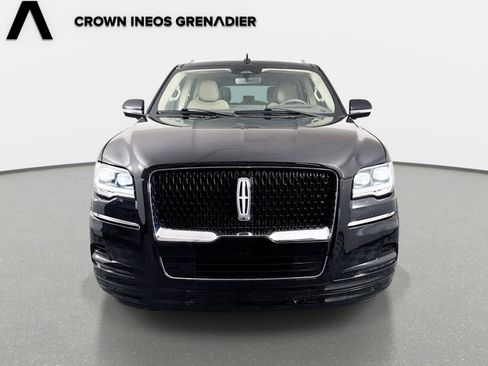 Used 2024 Lincoln Navigator L Reserve AWD/4WD image 2