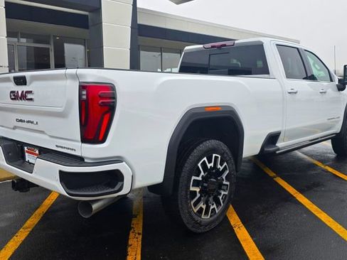 New 2025 GMC Sierra 2500 Denali w/ Denali Reserve Package AWD/4WD image 8