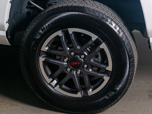 Used 2024 Toyota Tacoma TRD Sport image 18