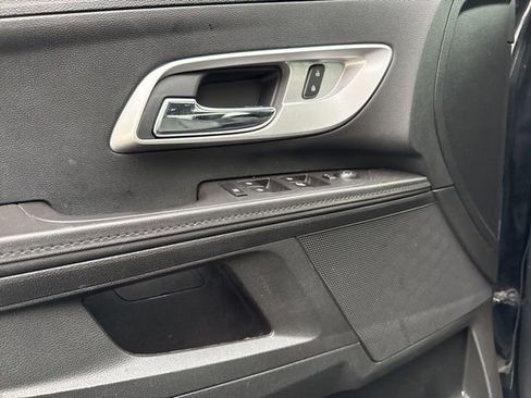 Used 2016 Chevrolet Equinox LTZ w/ Enhanced Convenience Package image 12