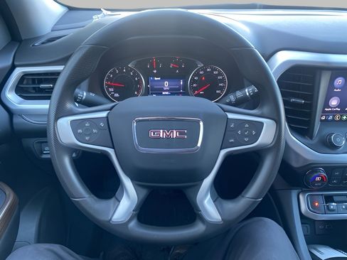 Used 2023 GMC Acadia SLE w/ Driver Convenience Package image 13