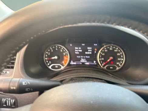 Used 2015 Jeep Renegade Limited w/ Safety & Security Group I AWD/4WD image 13