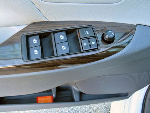 Used 2020 Toyota Sienna XLE image 25