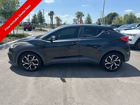 Used 2018 Toyota C-HR XLE FWD image 2
