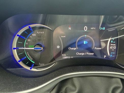 Used 2018 Chrysler Pacifica Limited FWD image 12