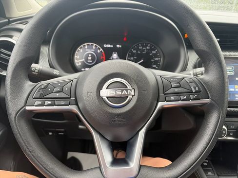Used 2024 Nissan Kicks SV FWD image 26