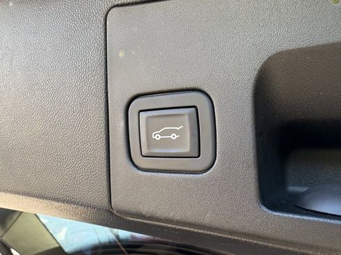 Used 2025 Cadillac XT5 Premium Luxury image 27