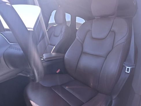Used 2023 Volvo XC60 B5 Plus w/ Protection Package Premier image 17