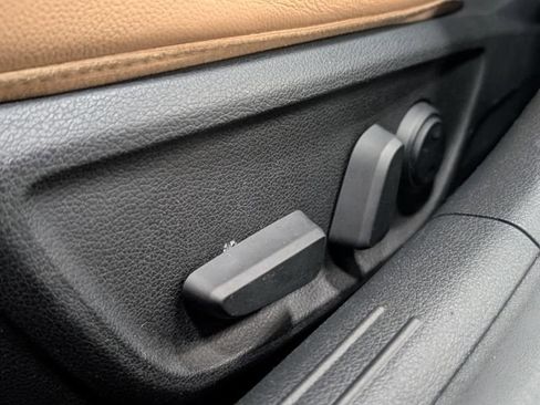 Used 2022 Genesis G70 3.3T image 15