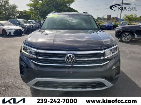 Used 2022 Volkswagen Atlas SE w/ Panoramic Sunroof Package FWD image 2