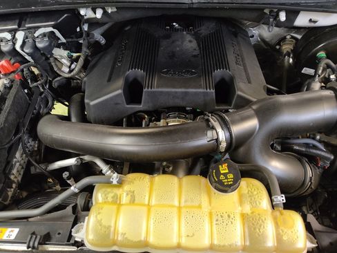 Used 2020 Ford F150 XLT image 30