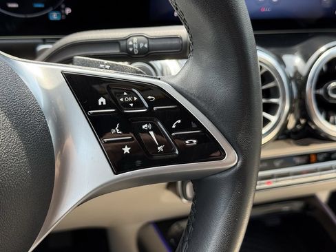 Certified 2025 Mercedes-Benz GLB 250 4MATIC image 22