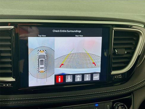 New 2026 Chrysler Pacifica Select image 8