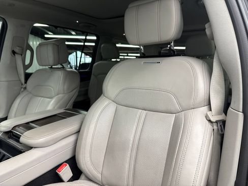 Used 2022 Jeep Grand Wagoneer Series I w/ Flexible Seating Group AWD/4WD image 18