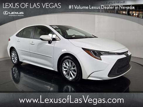 Used 2021 Toyota Corolla LE w/ LE Convenience Package FWD image 1