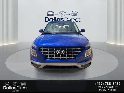 Used 2024 Hyundai Venue SEL FWD image 3