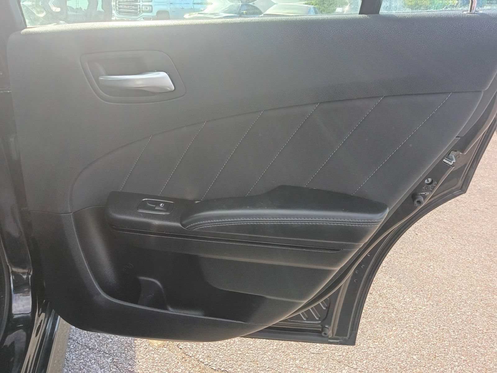 Used 2019 Dodge Charger R/T w/ Blacktop Package RWD image 18