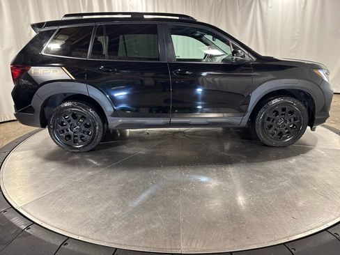 Used 2023 Honda Passport TrailSport image 9