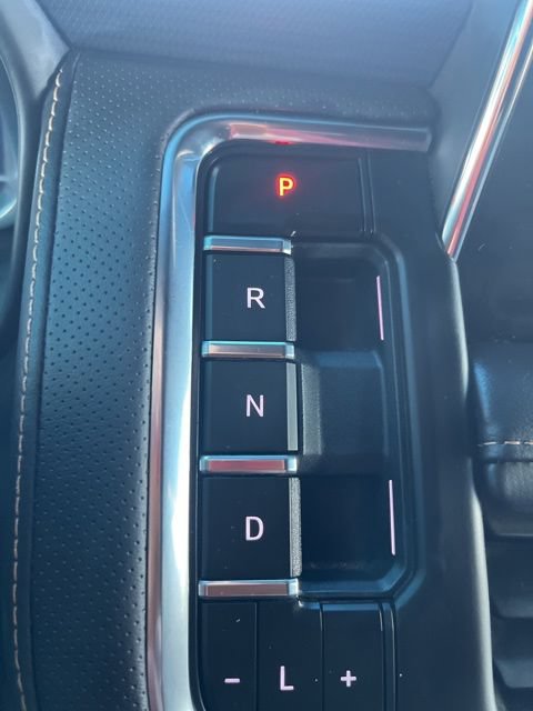 Used 2024 GMC Yukon AT4 w/ Technology Package AWD/4WD image 16
