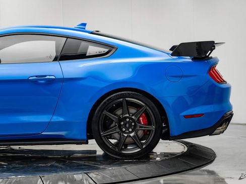 Used 2022 Ford Mustang Shelby GT500 w/ Carbon Fiber Track Pack RWD image 11