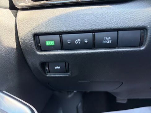 Used 2023 Nissan Sentra SR w/ Midnight Edition Package FWD image 23