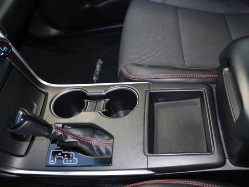 Used 2016 Toyota Camry SE image 28