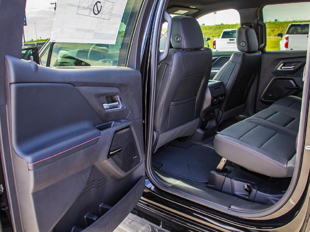 Used 2024 Chevrolet Silverado EV RST AWD/4WD image 27