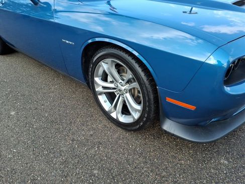 Used 2022 Dodge Challenger R/T w/ Driver Convenience Group image 5