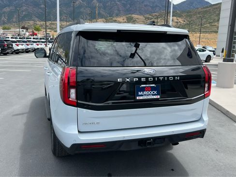 Certified 2025 Ford Expedition Active AWD/4WD image 10