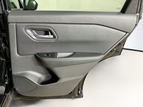 Used 2025 Nissan Rogue SV AWD/4WD image 29