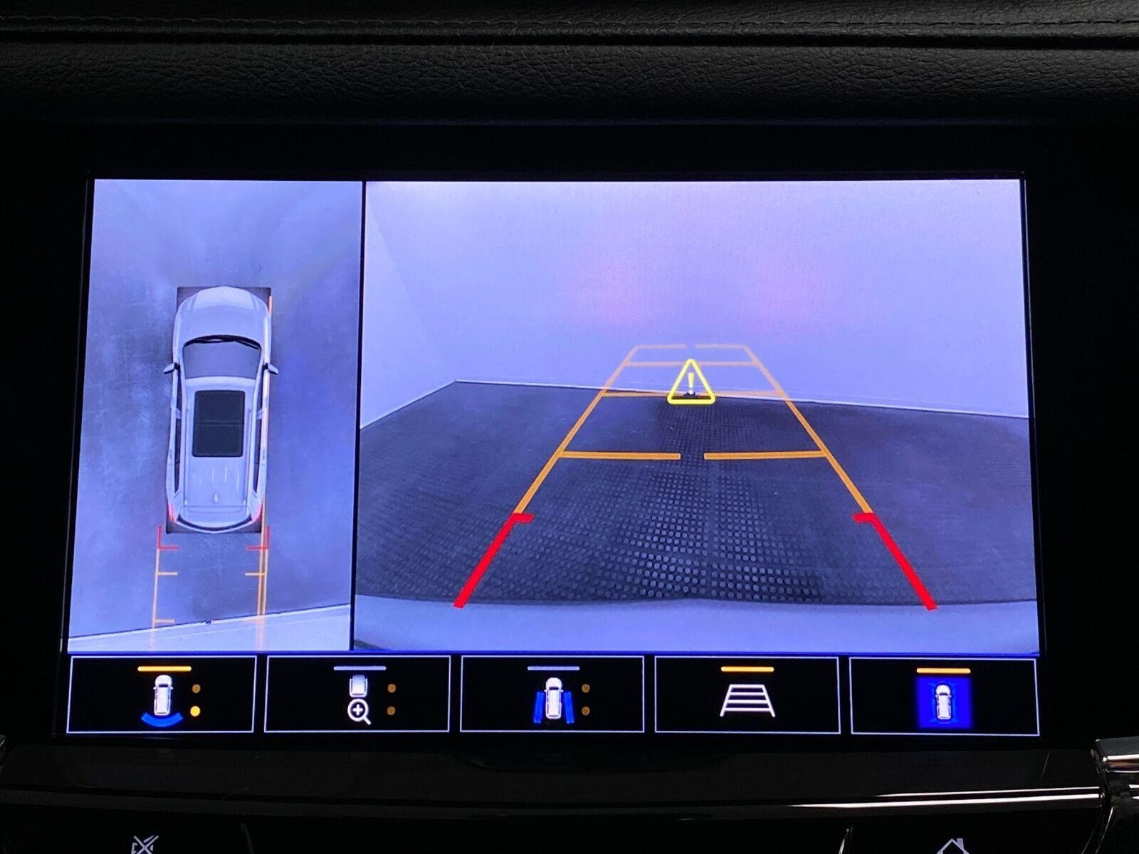Used 2023 Cadillac XT6 Sport w/ Technology Package AWD/4WD image 26