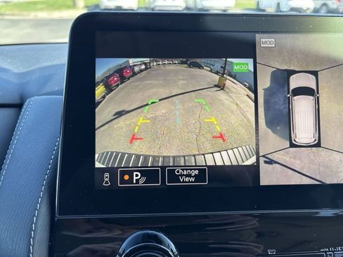 Used 2024 Nissan Armada SL w/ Captain's Chairs Package image 23